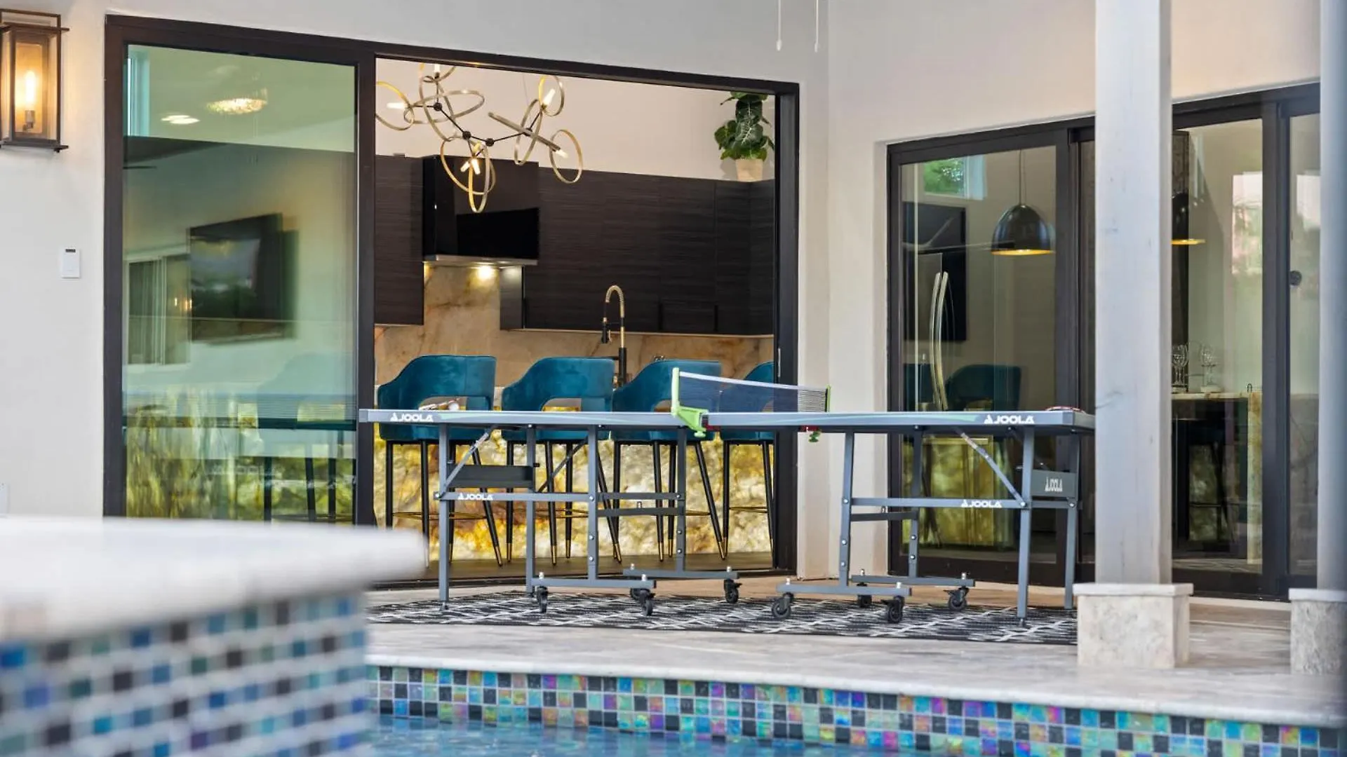 75th Place Home - Luxe Pool Spa Walk to Old Town Scottsdale 0*,