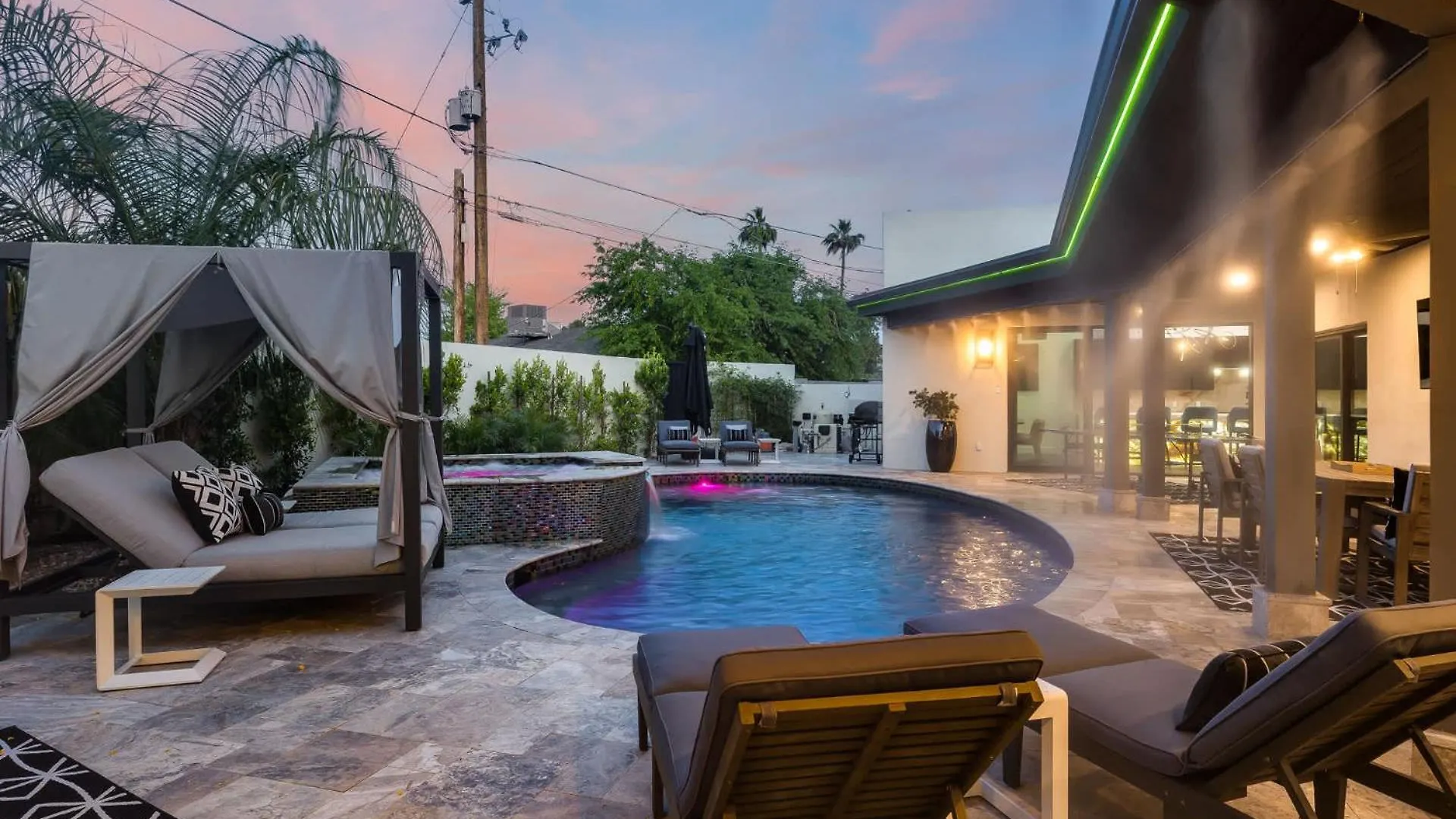 75th Place Home - Luxe Pool Spa Walk to Old Town Scottsdale Holiday home