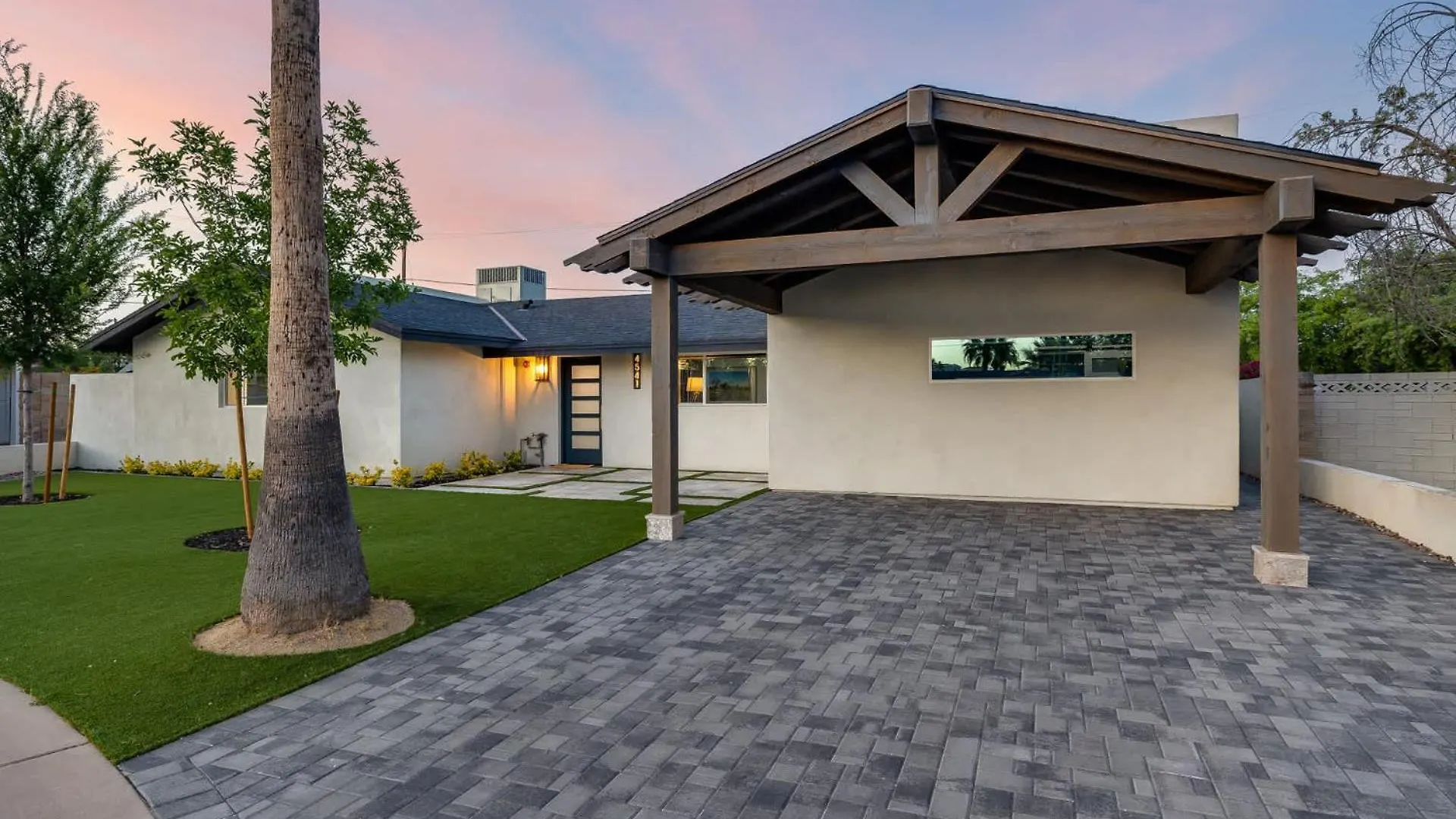 Holiday home 75th Place Home - Luxe Pool Spa Walk to Old Town Scottsdale