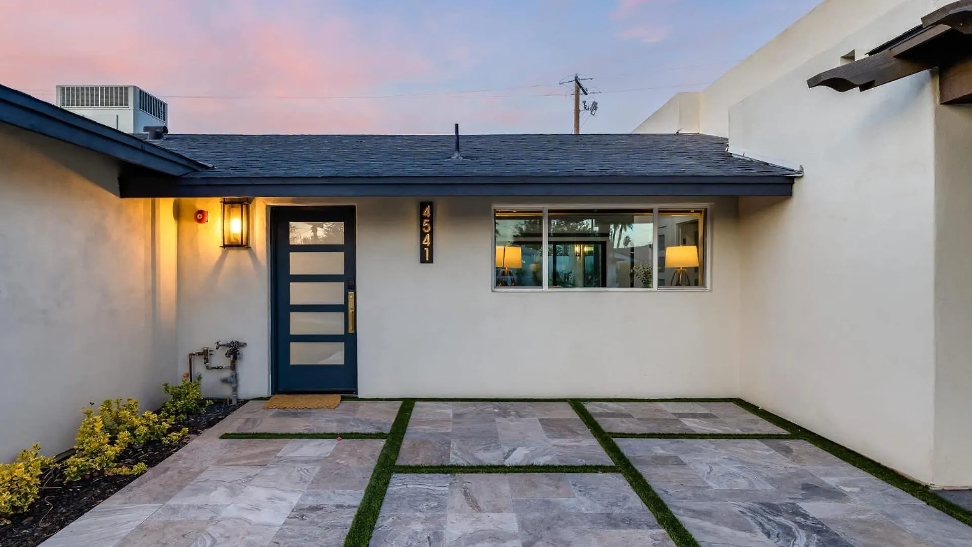75th Place Home - Luxe Pool Spa Walk to Old Town Scottsdale United States
