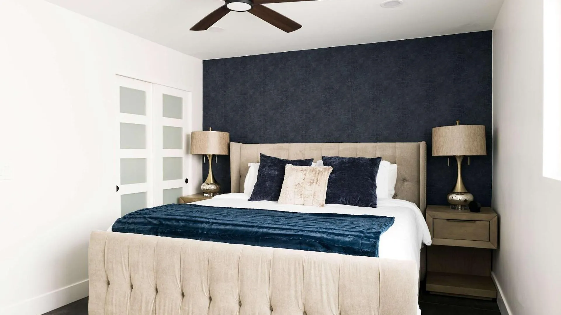 75th Place Home - Luxe Pool Spa Walk to Old Town Scottsdale