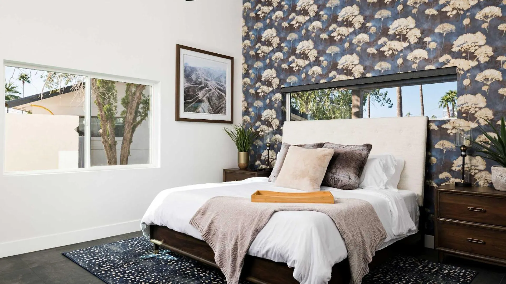 75th Place Home - Luxe Pool Spa Walk to Old Town Scottsdale