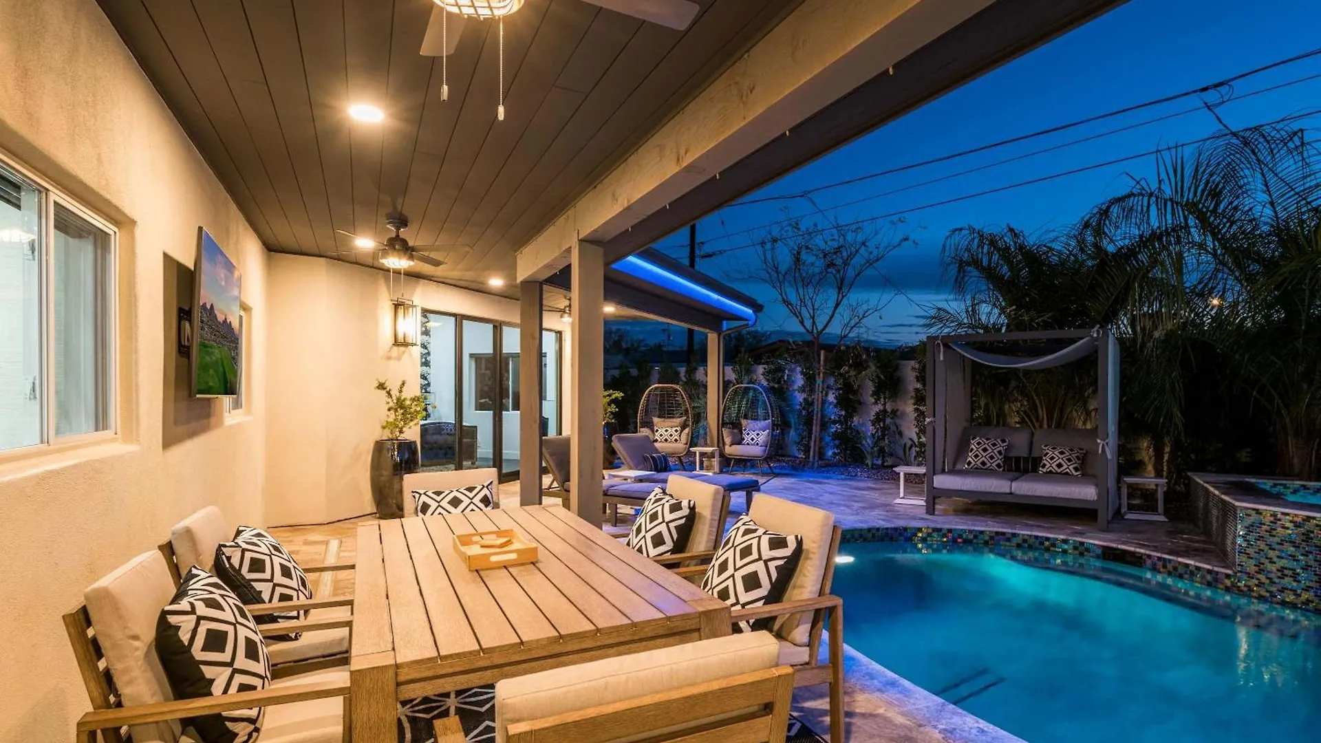Holiday home 75th Place Home - Luxe Pool Spa Walk to Old Town Scottsdale