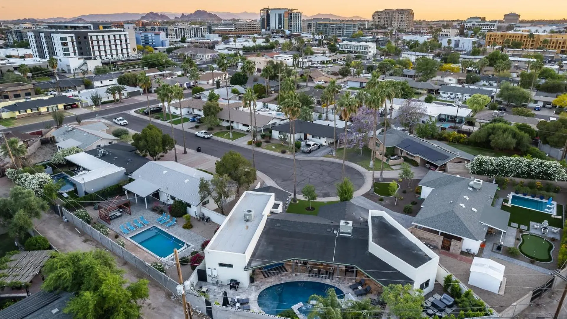 Holiday home 75th Place Home - Luxe Pool Spa Walk to Old Town Scottsdale