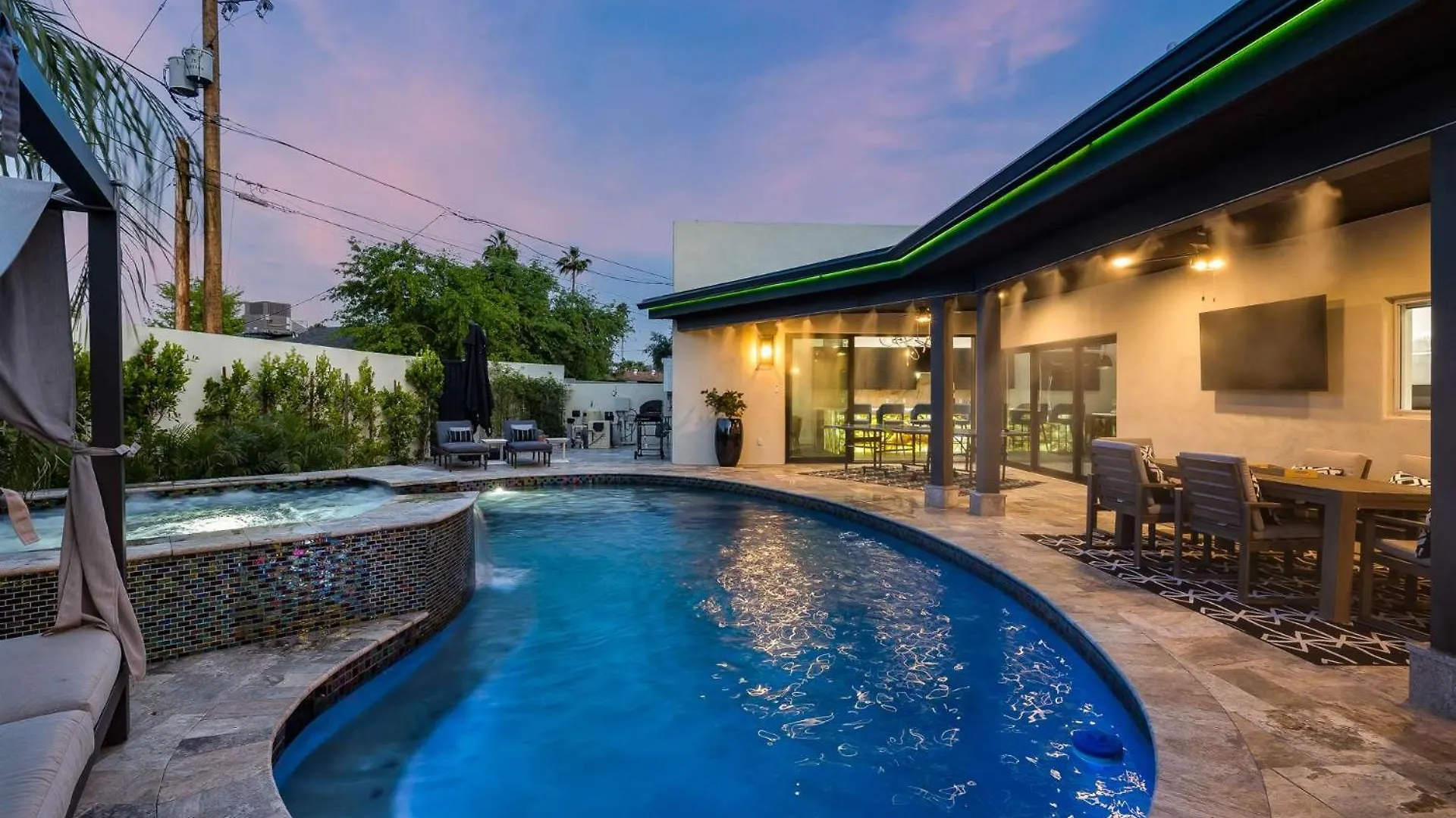 75th Place Home - Luxe Pool Spa Walk to Old Town Scottsdale