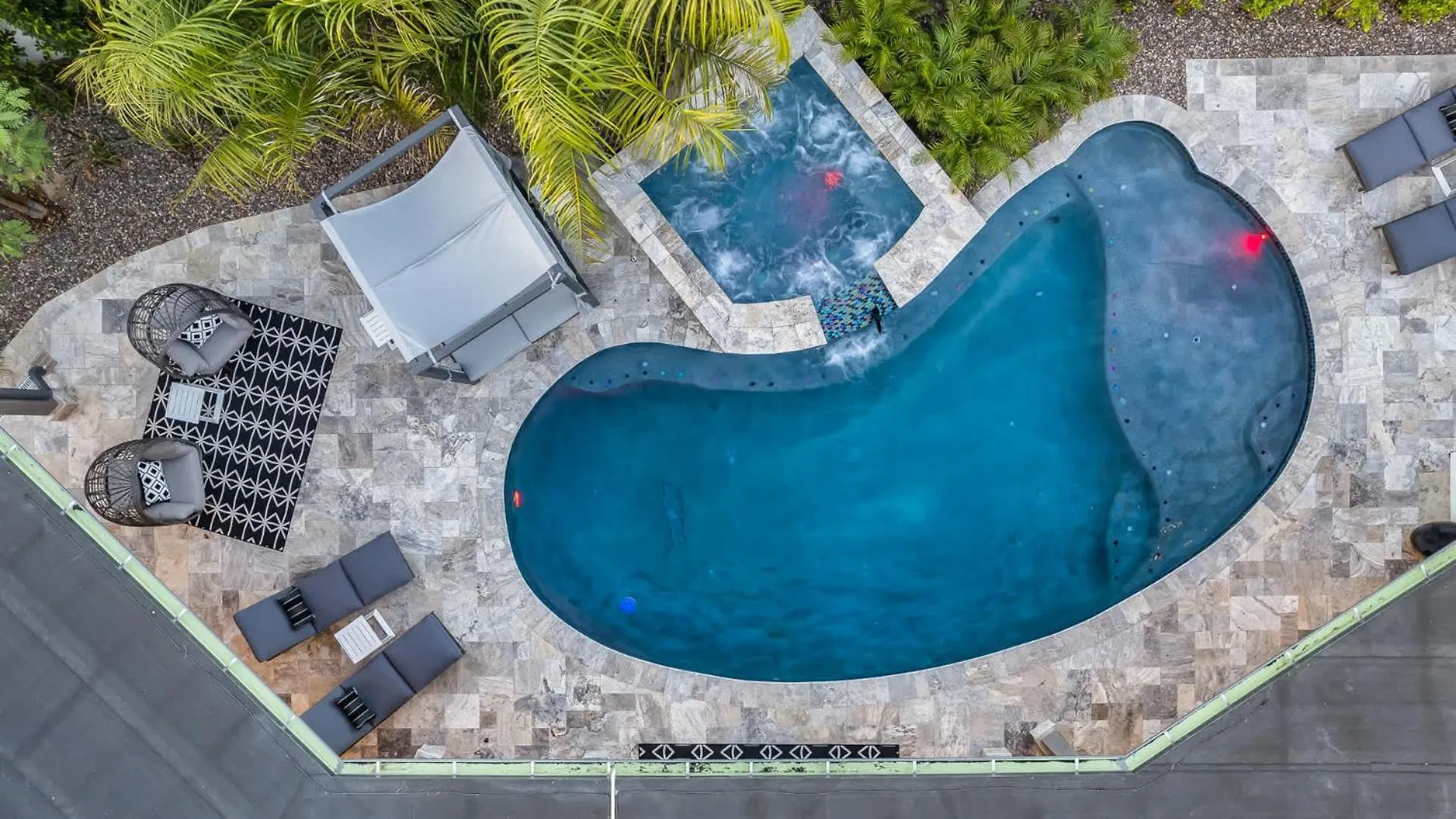 75th Place Home - Luxe Pool Spa Walk to Old Town Scottsdale